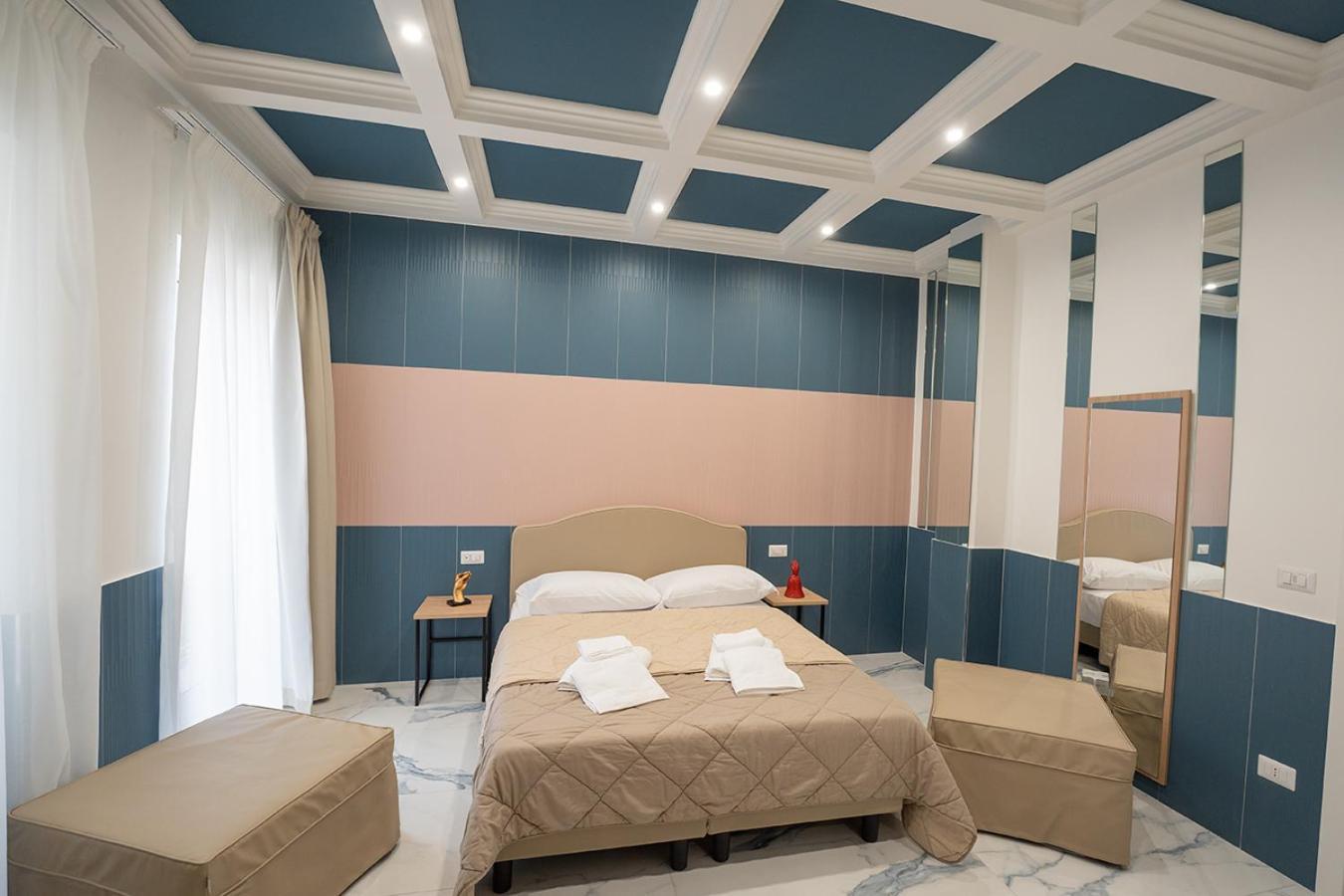 P.C. Boutique Medina H. Napoli Centro, By Clapa Group Hotel Екстериор снимка